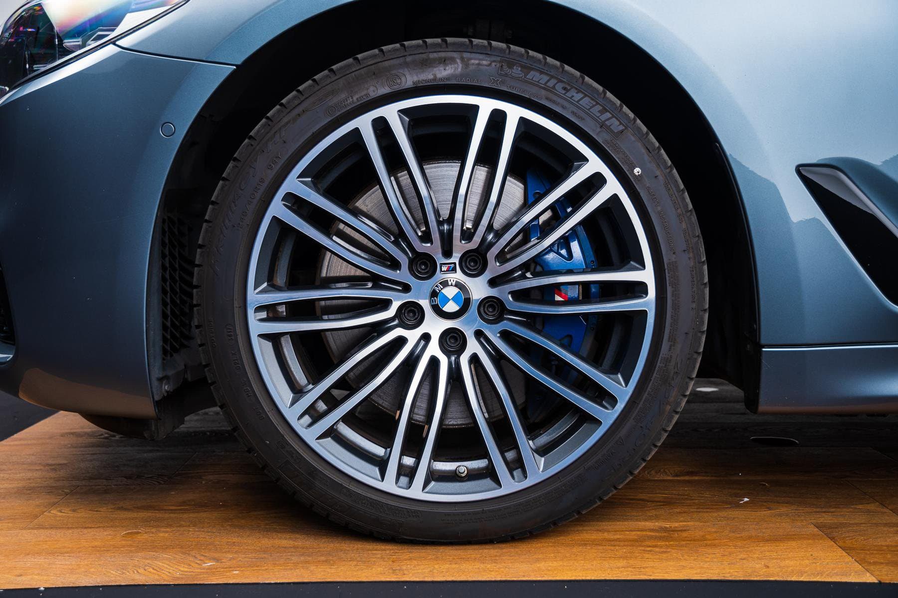BMW 19 inch wielen M Dubbelspaak in Orbit Grey - Styling 664 M -2.jpg